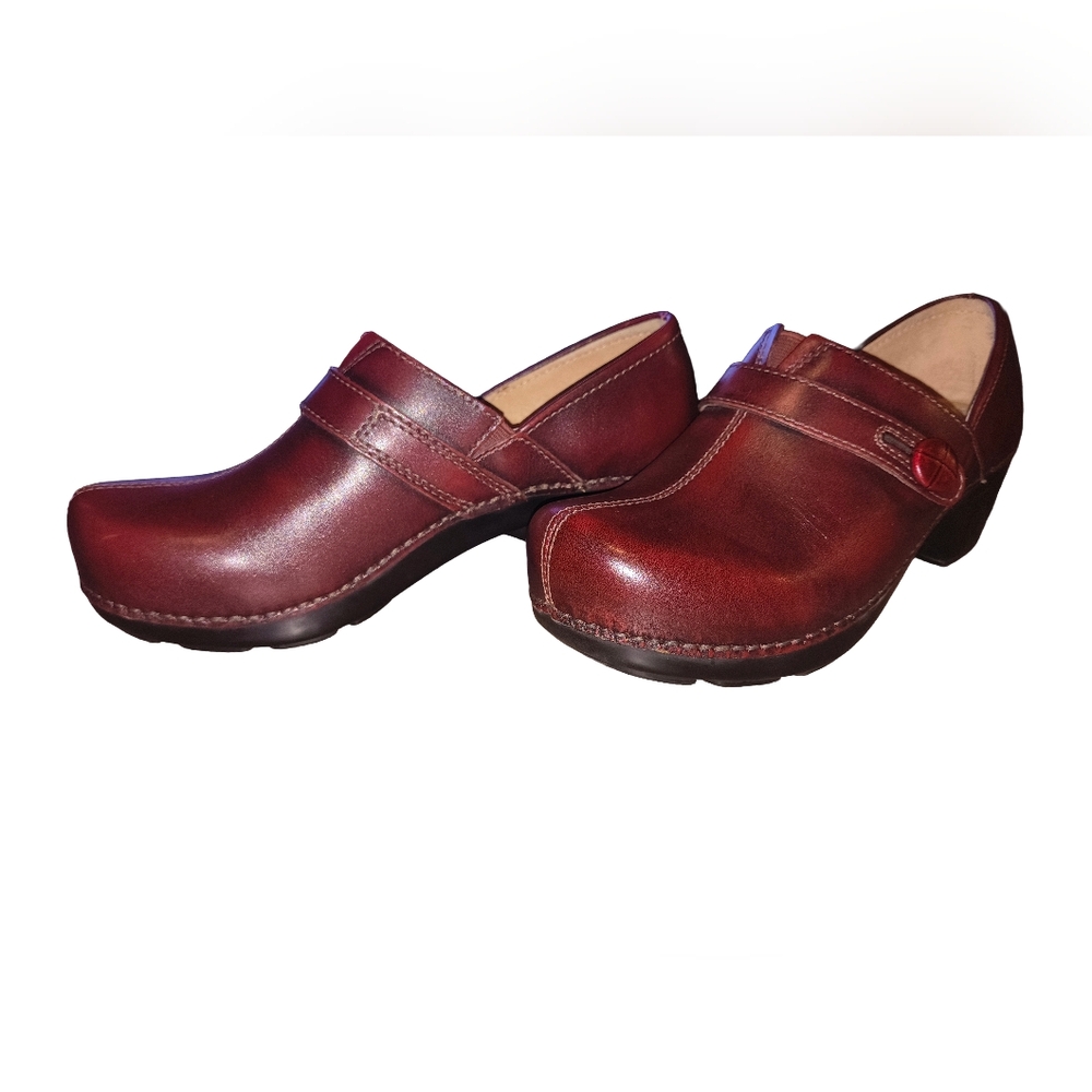 Women's Dansko Solstice Maroon Slip-On Clogs Size 37EU 6.5-7 U.S.